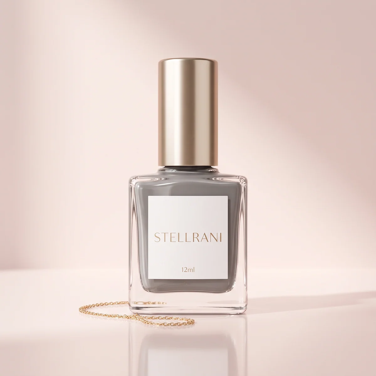 Klassischer Urbanes Grau Nagellack